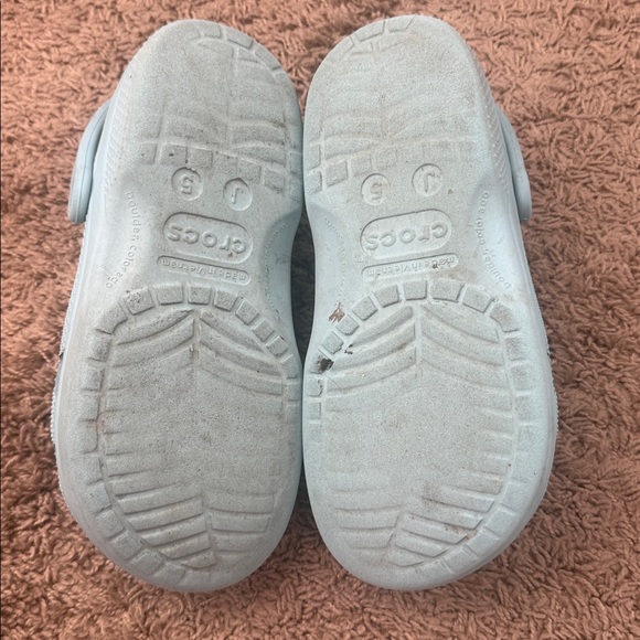 CROCS Kids Girls Sky Blue Clogs with Playful Charms Size J5 - Picture 9 of 9